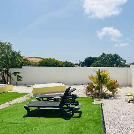 Hotel Bon Bini Kokolishi Willemstad Exterior foto