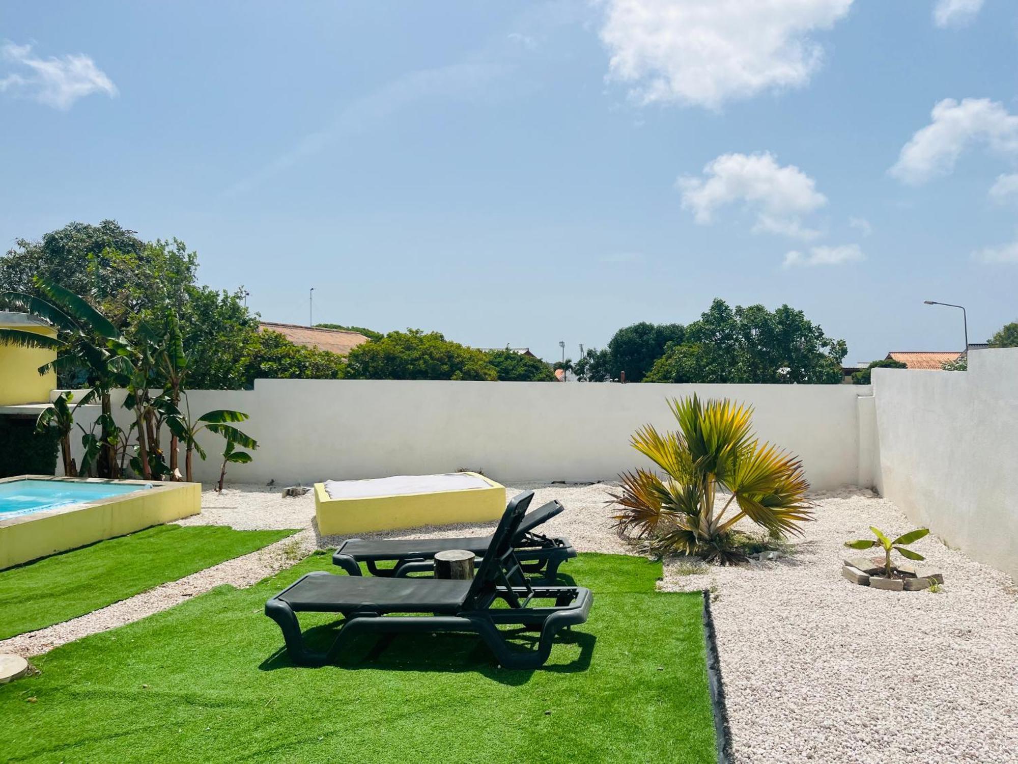 Hotel Bon Bini Kokolishi Willemstad Exterior foto